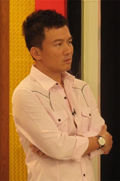 大眼大眼孙鹏 饰孙鹏介绍:孙鹏,男.肖辉肖辉肖辉 饰肖辉介绍:肖辉,女