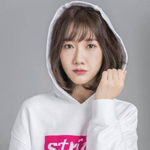 护士护士王艺霖 饰