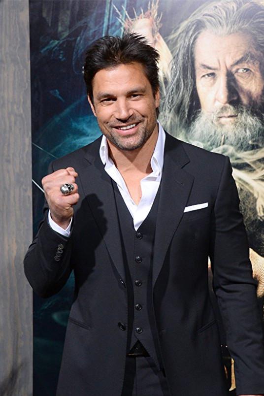 斯巴达克斯:复仇crixus介绍,斯巴达克斯:复仇crixus马努·贝内特演的