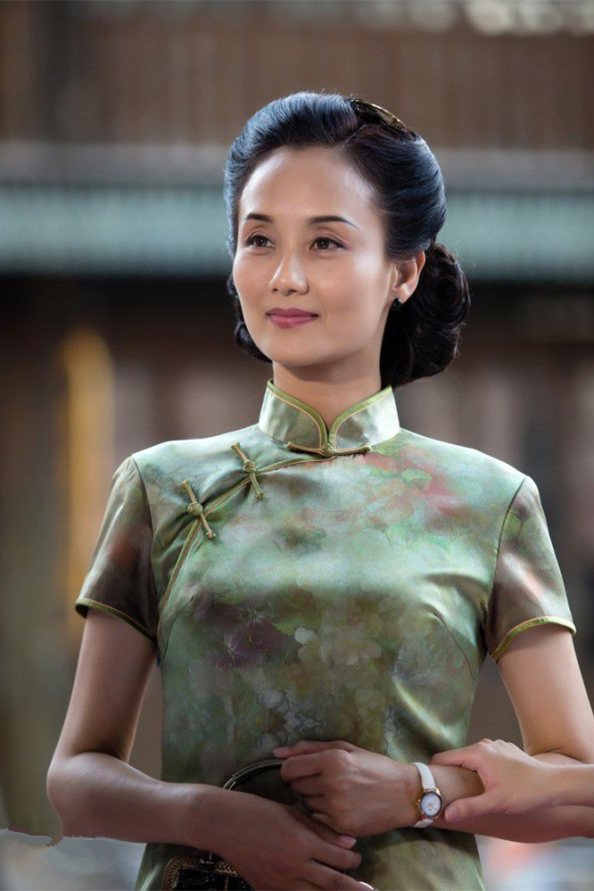 小楼又东风吕母介绍,小楼又东风吕母李颖演的是谁