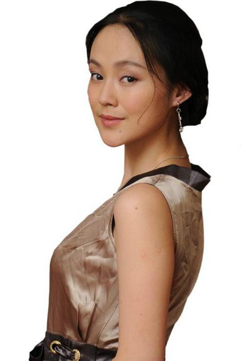 六朵添加台词主演热播石林国内演员,编剧0水木清华0戴着面具跳舞